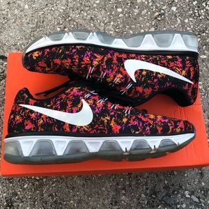 Brand new Nike Tailwind 8